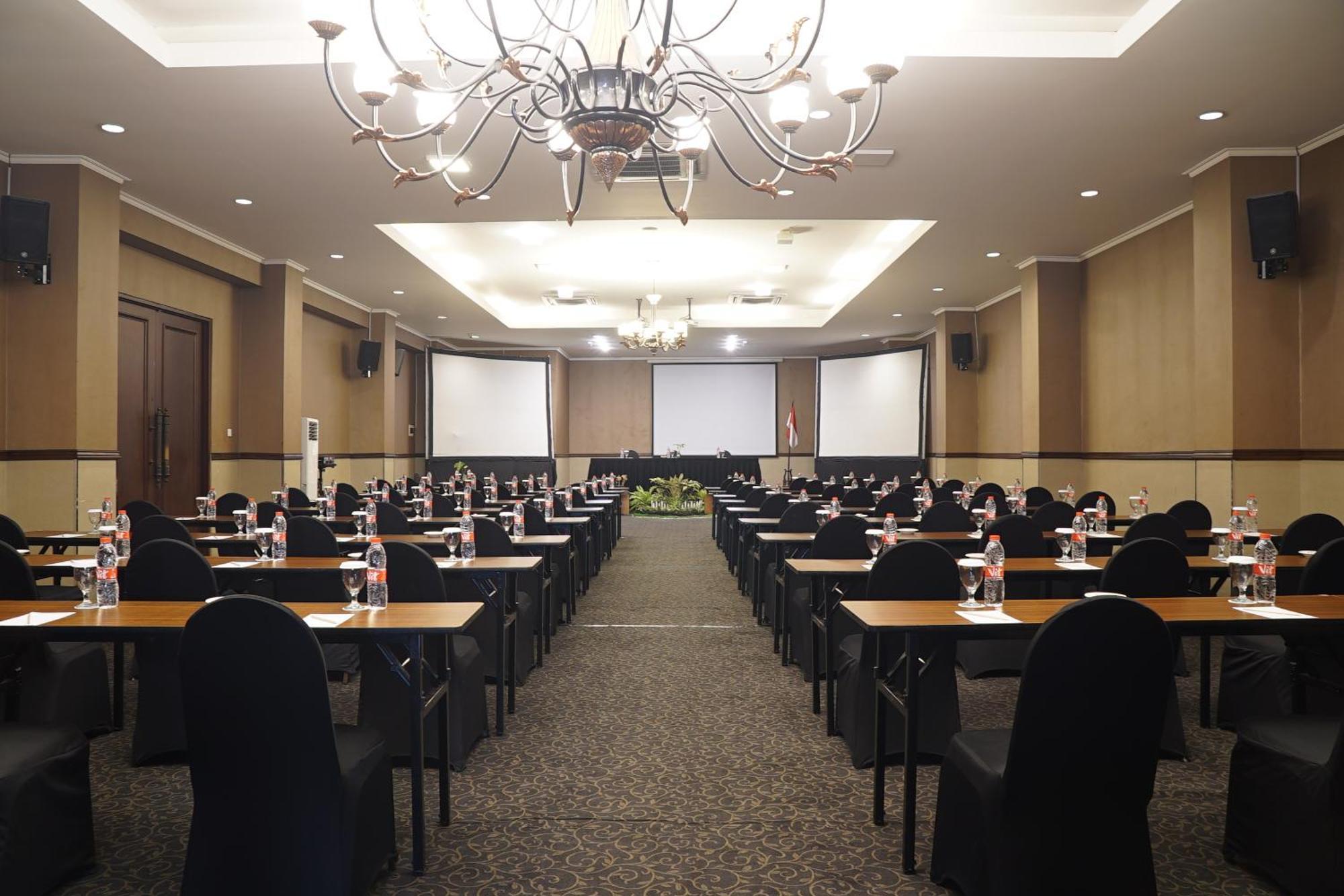 Riss Hotel Malioboro Yogyakarta Kültér fotó